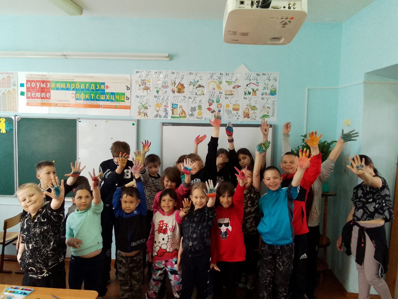 День разрисованных ладоней..